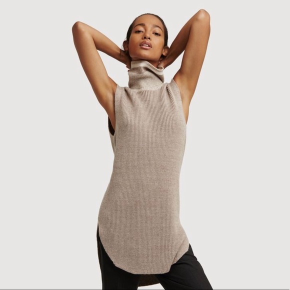 KIT and ACE Traverse Sleeveless Turtleneck Sweater - Picture 1 of 9